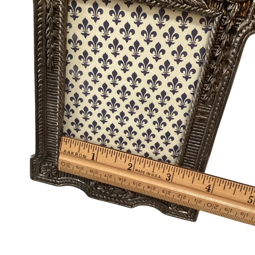 Vintage Style Ornate Silver Tone Metal Picture Frame Laurel Wreath 5x7 Inch